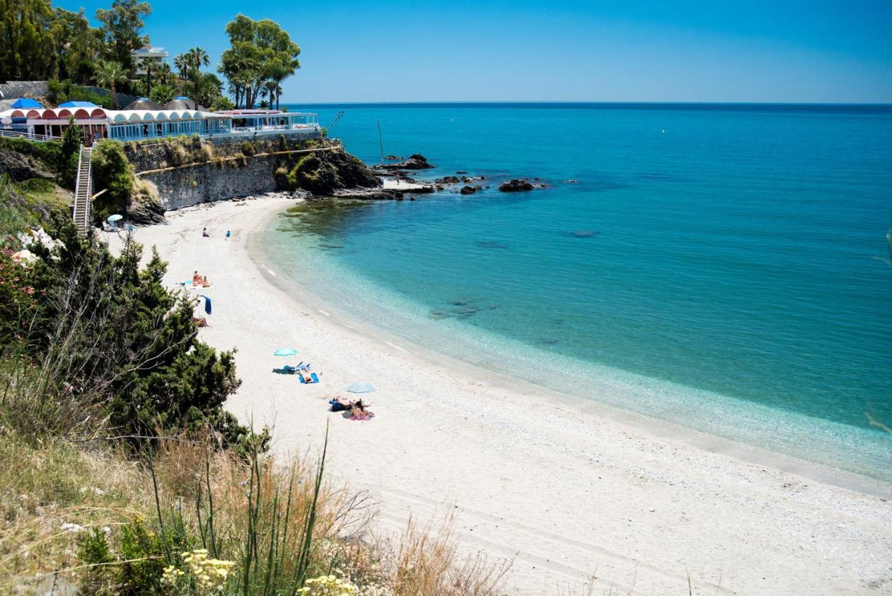 Benal Beach, Luxury Sea & Mountain View Beachside 1 Bedroom Apartment Benalmádena Extérieur photo