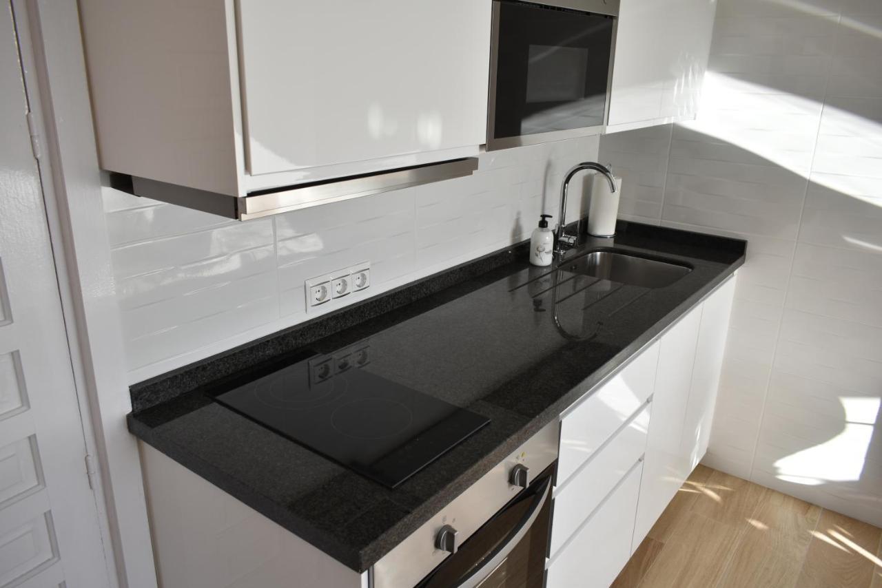 Benal Beach, Luxury Sea & Mountain View Beachside 1 Bedroom Apartment Benalmádena Extérieur photo